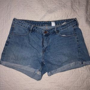 H&M cuffed shorts